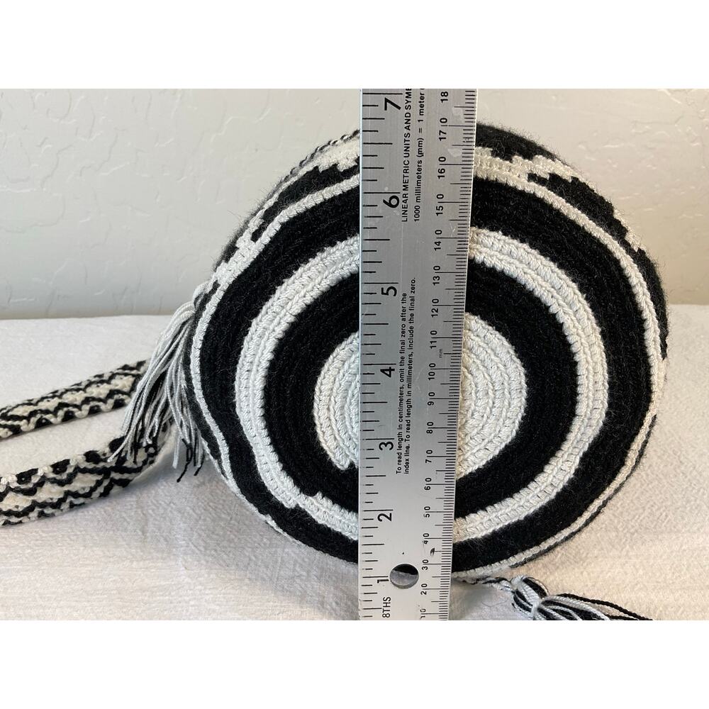Handmade Wayuu Mochila Crossbody Bucket Bag Black White Crochet Woven Tassel - Picture 11 of 11